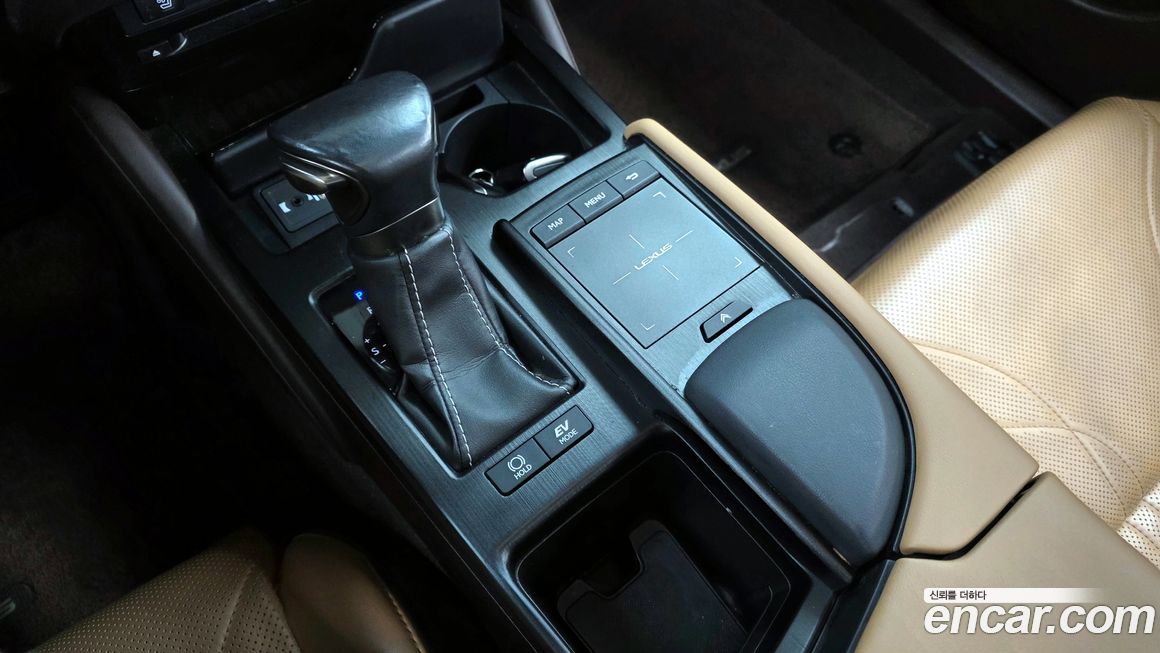 Lexus ES 2019