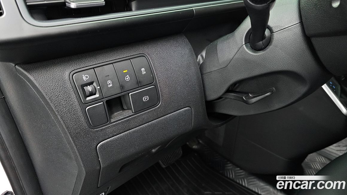 Hyundai Staria 2025