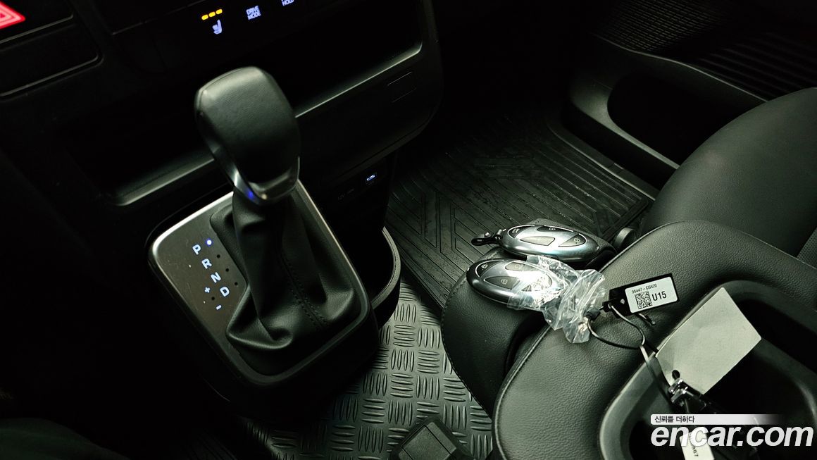 Hyundai Staria 2025