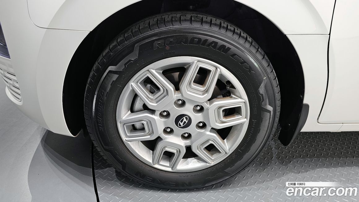 Hyundai Staria 2025