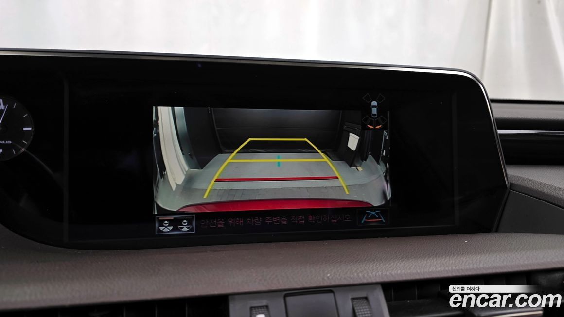 Lexus ES 2019