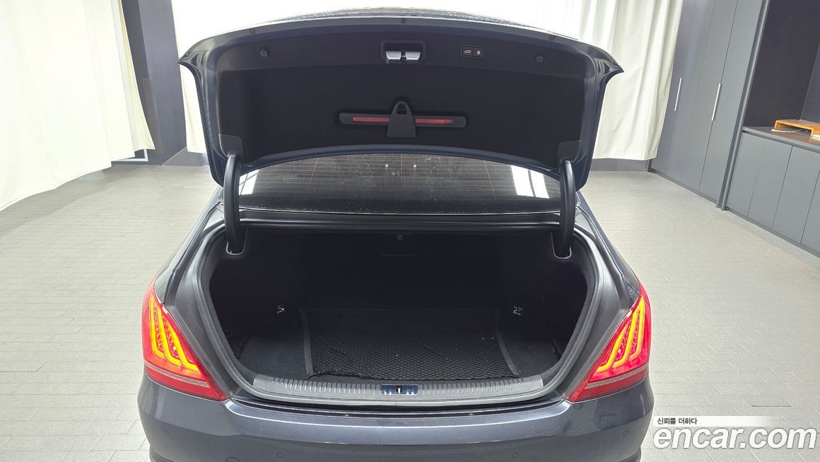 Genesis EQ900 2016