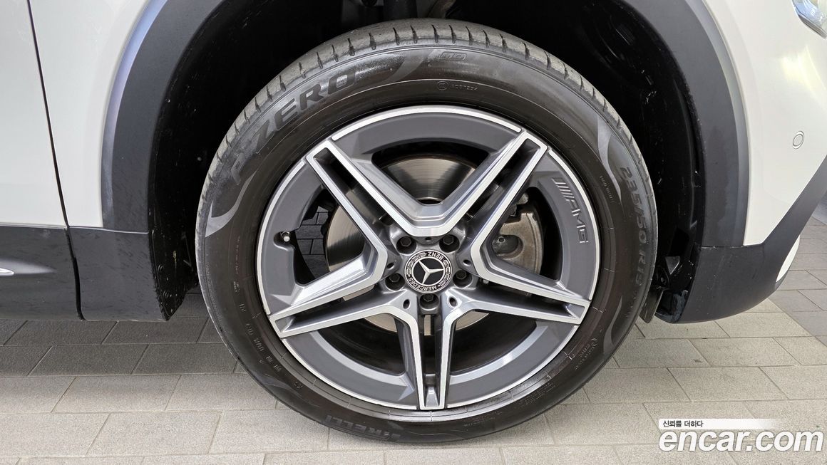 Mercedes-Benz GLB-Class 2021