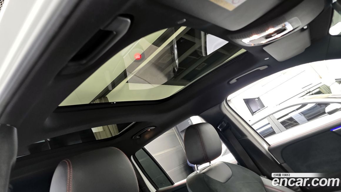 Mercedes-Benz GLB-Class 2021