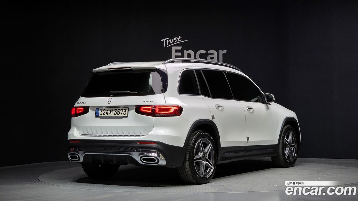 Mercedes-Benz GLB-Class 2021