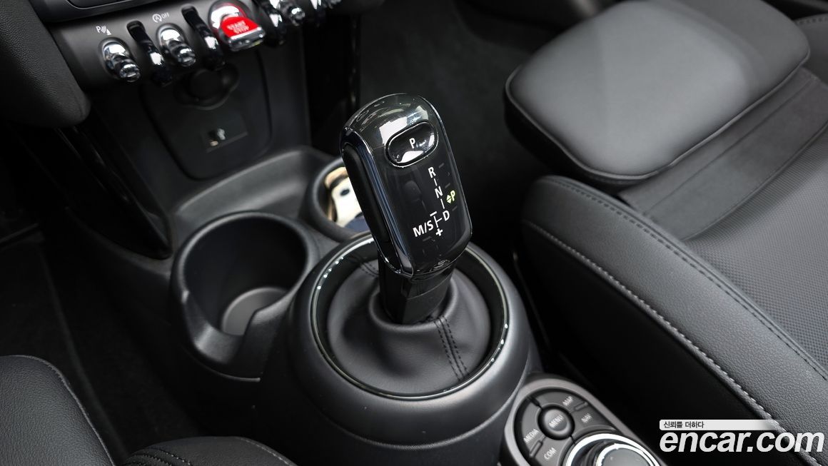 Mini Cooper Convertible 2024