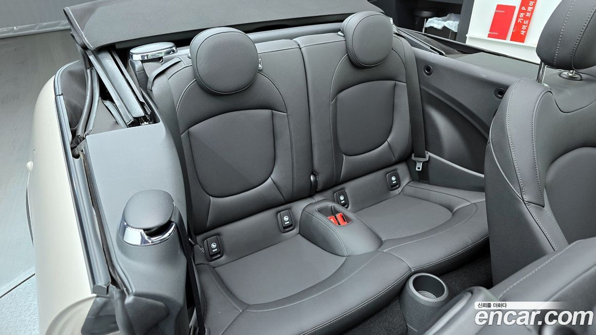 Mini Cooper Convertible 2024