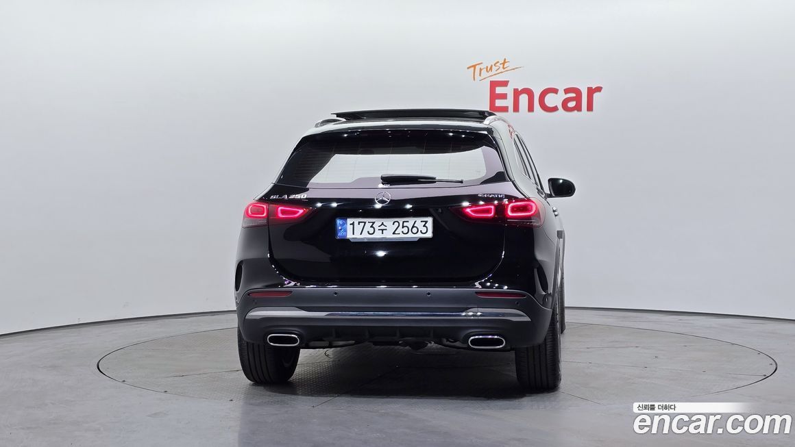 Mercedes-Benz GLA-Class 2020