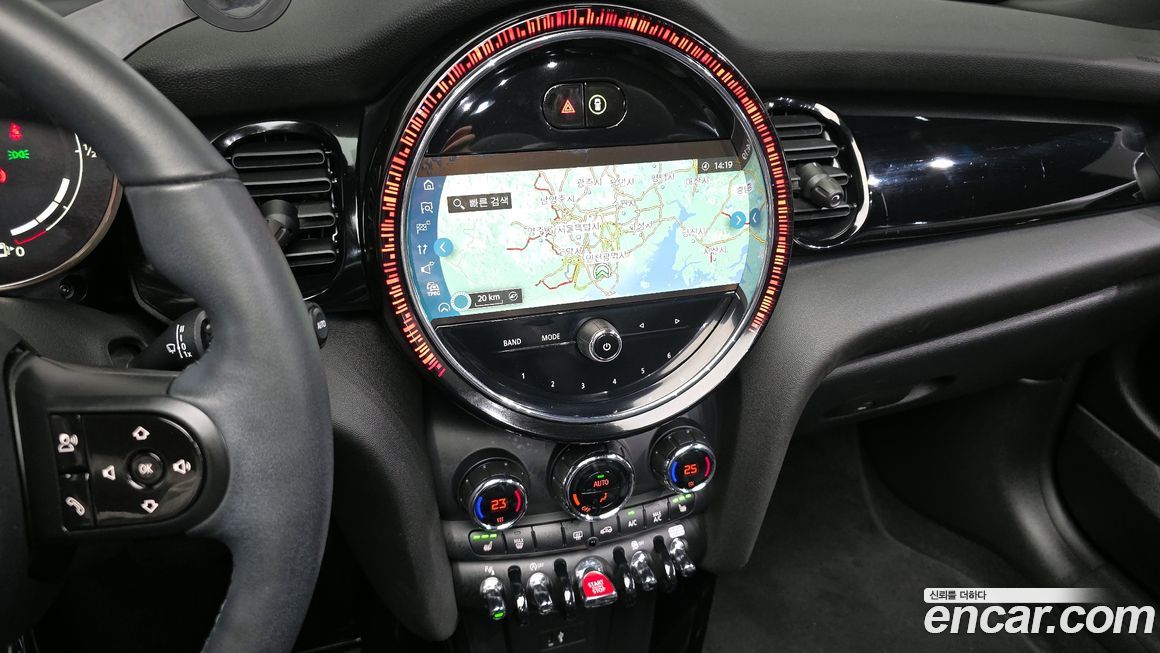 Mini Cooper Convertible 2024