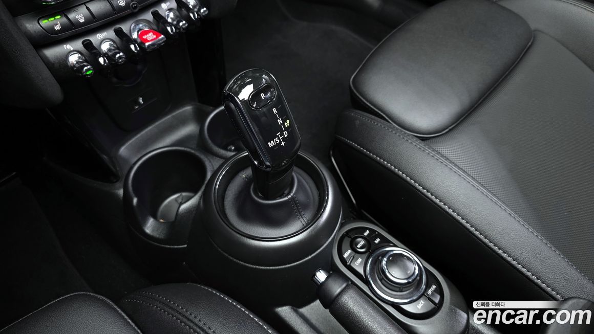 Mini Cooper Convertible 2024