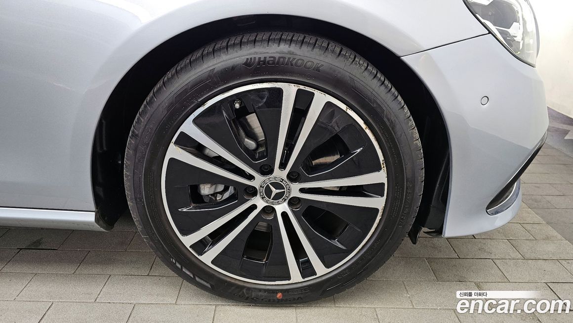 Mercedes-Benz E-Class 2021