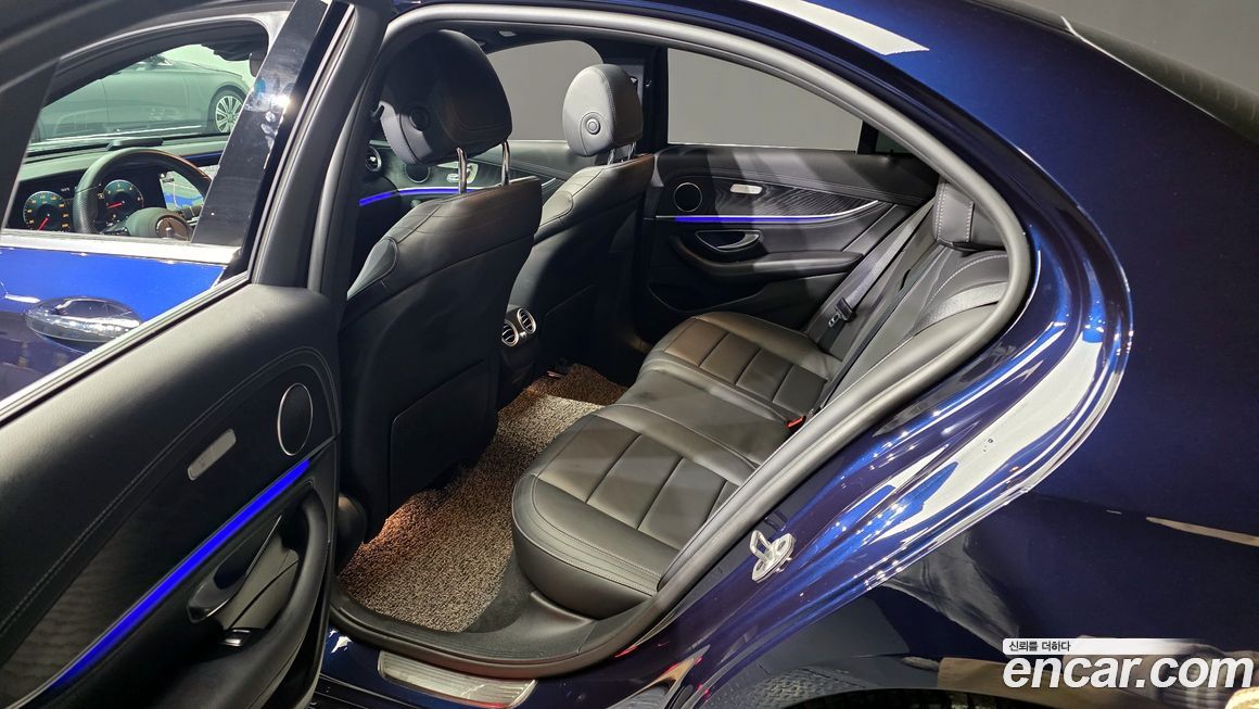 Mercedes-Benz E-Class 2021