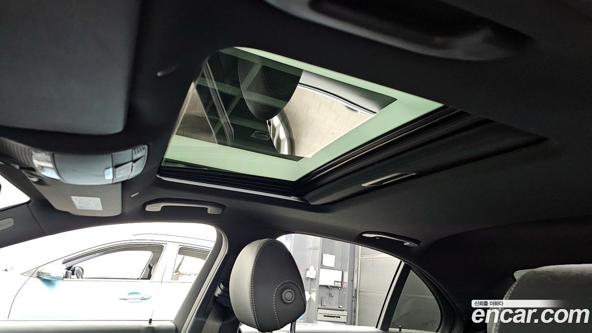 Mercedes-Benz E-Class 2021