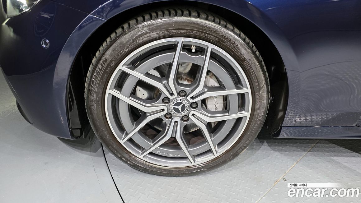 Mercedes-Benz E-Class 2021