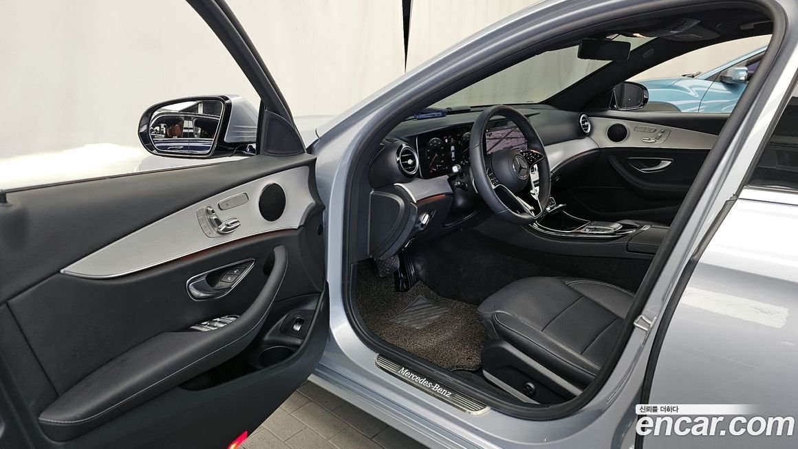 Mercedes-Benz E-Class 2021