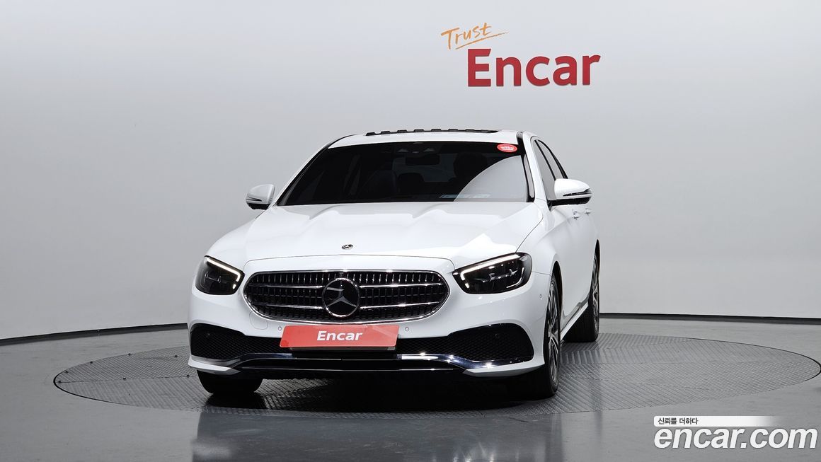 Mercedes-Benz E-Class 2022