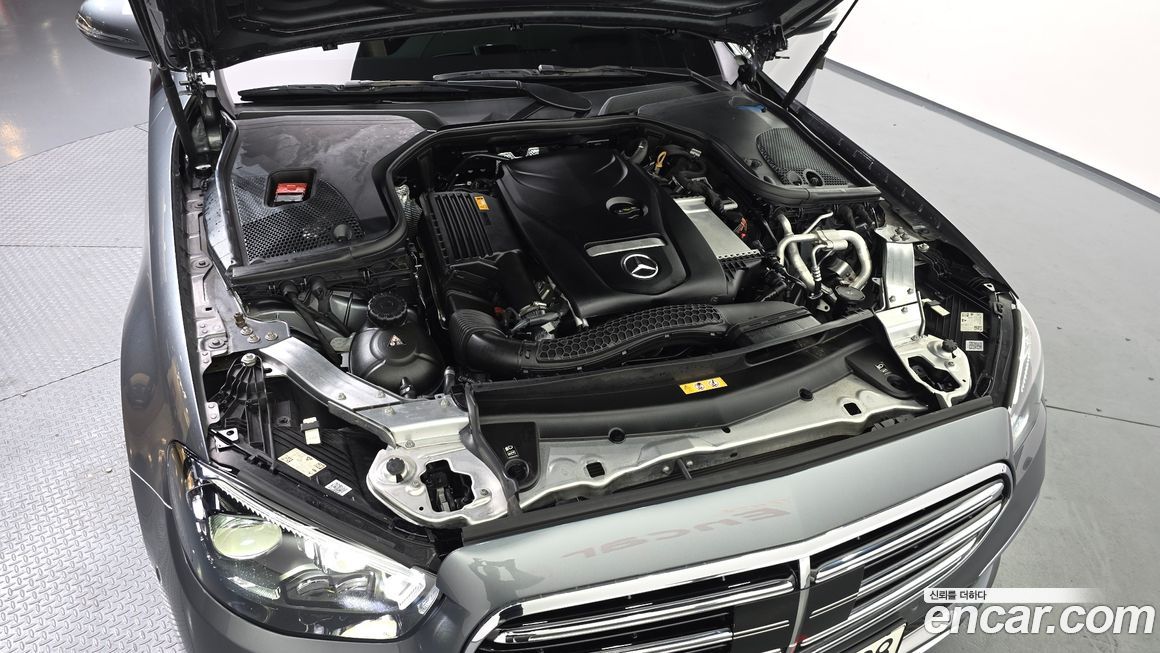 Mercedes-Benz E-Class 2021