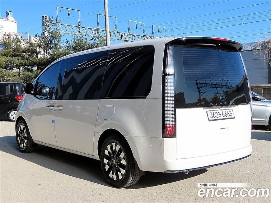 Hyundai Staria 2025