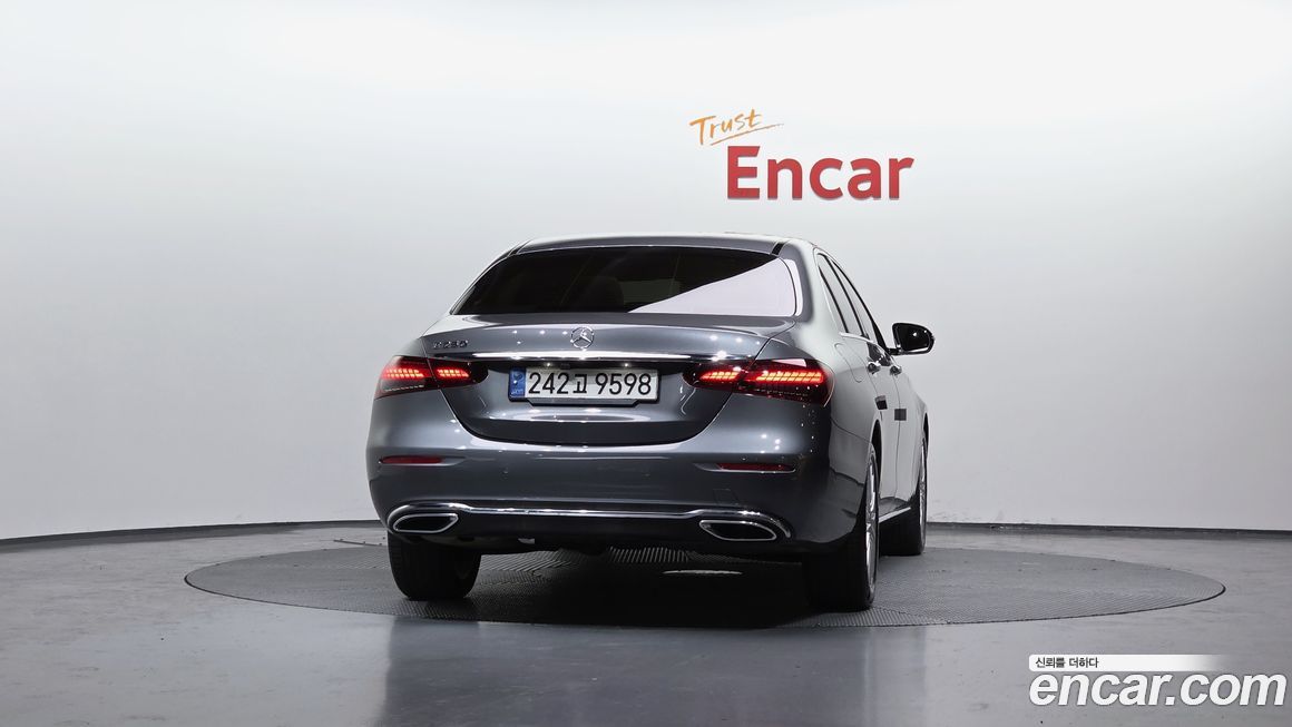 Mercedes-Benz E-Class 2021