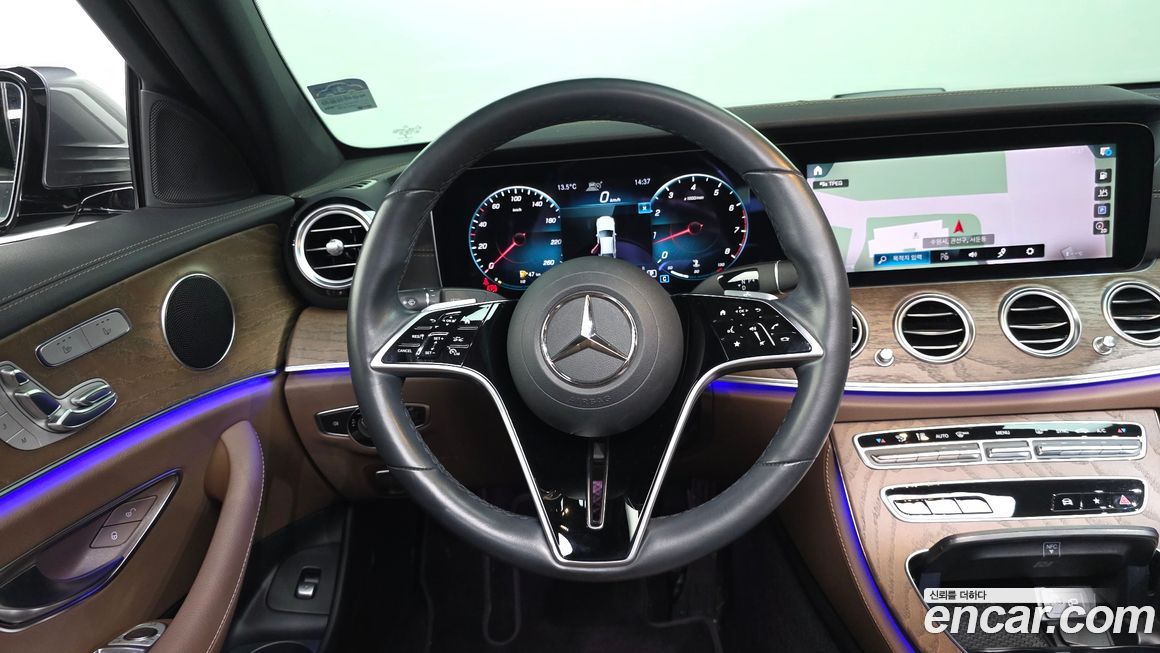 Mercedes-Benz E-Class 2021