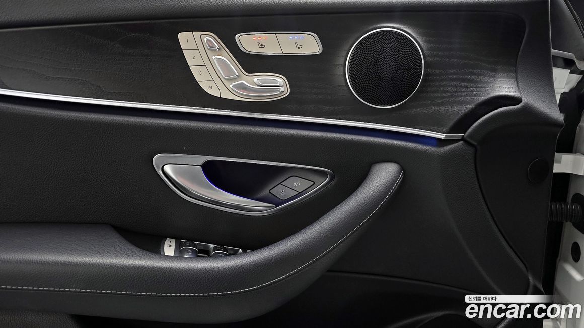 Mercedes-Benz E-Class 2022