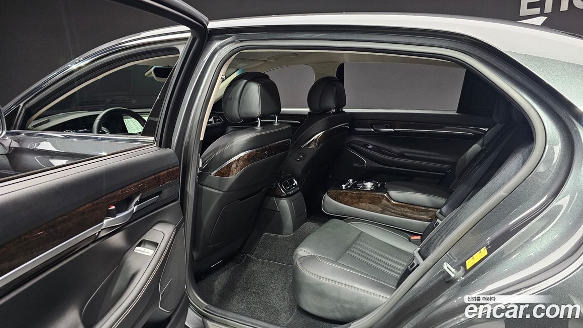 Genesis G90 2021
