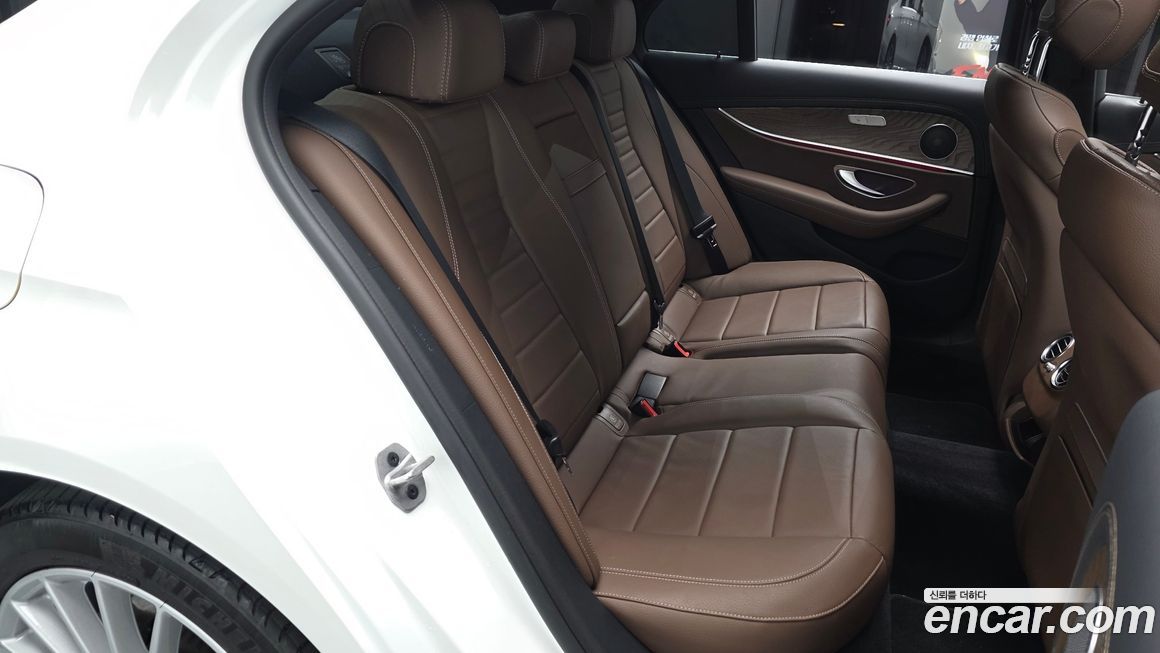 Mercedes-Benz E-Class 2022