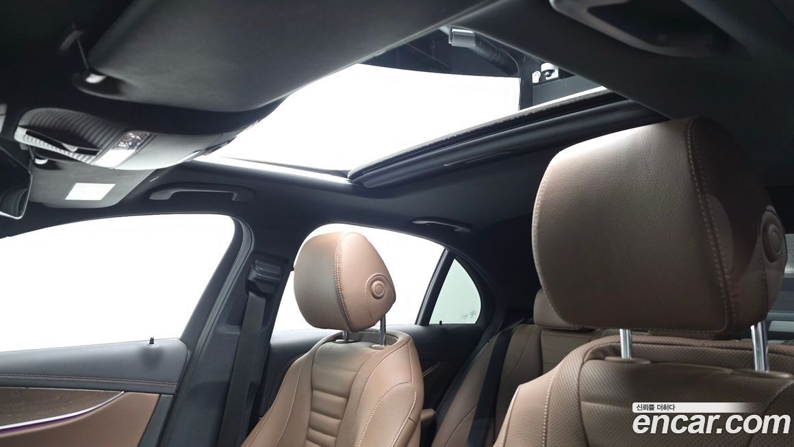 Mercedes-Benz E-Class 2022