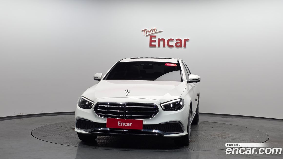 Mercedes-Benz E-Class 2022