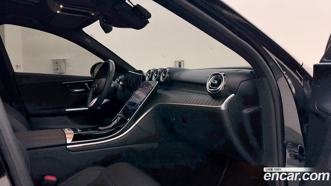 Mercedes-Benz C-Class 2023