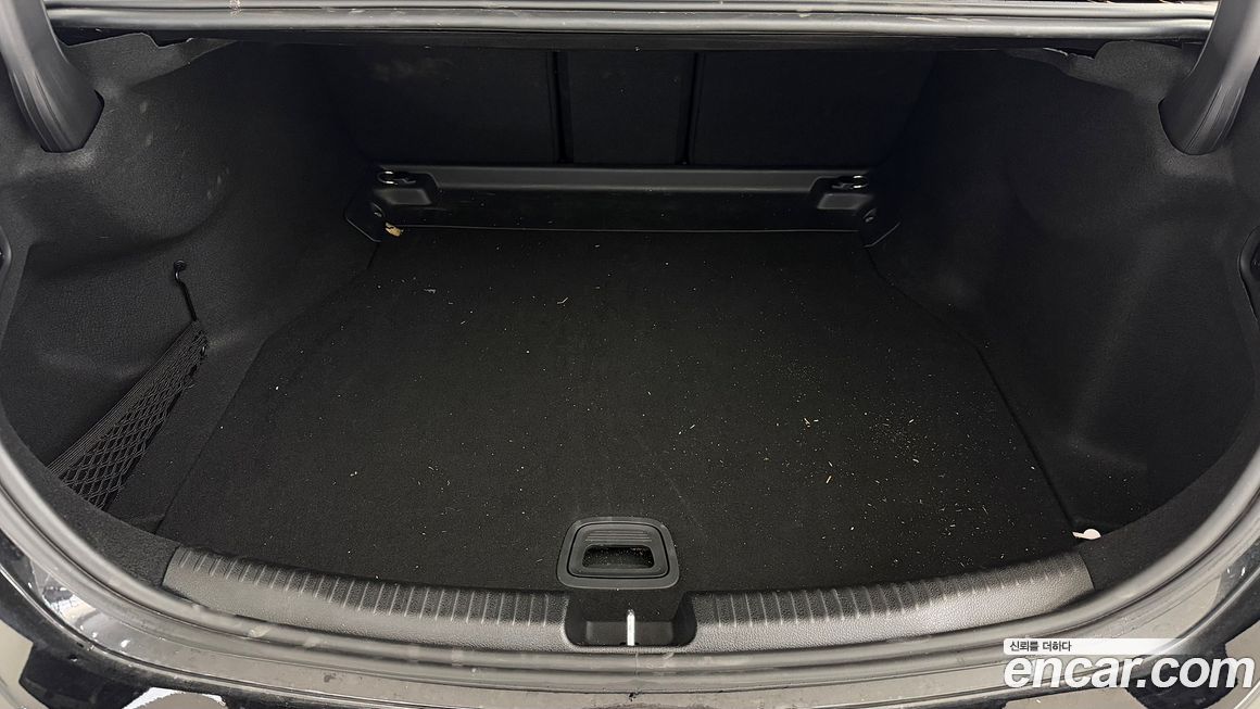 Mercedes-Benz C-Class 2023