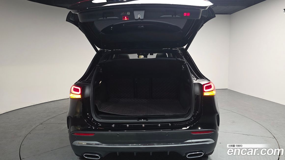 Mercedes-Benz GLA-Class 2023