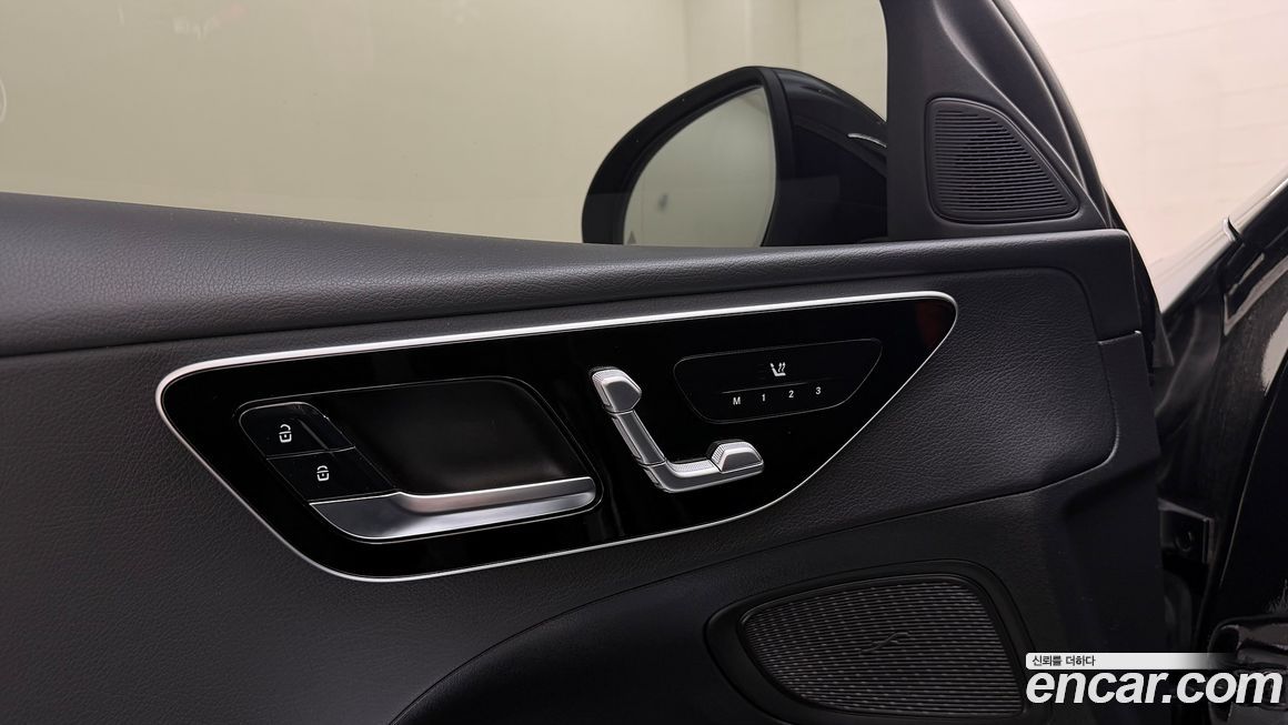 Mercedes-Benz C-Class 2023