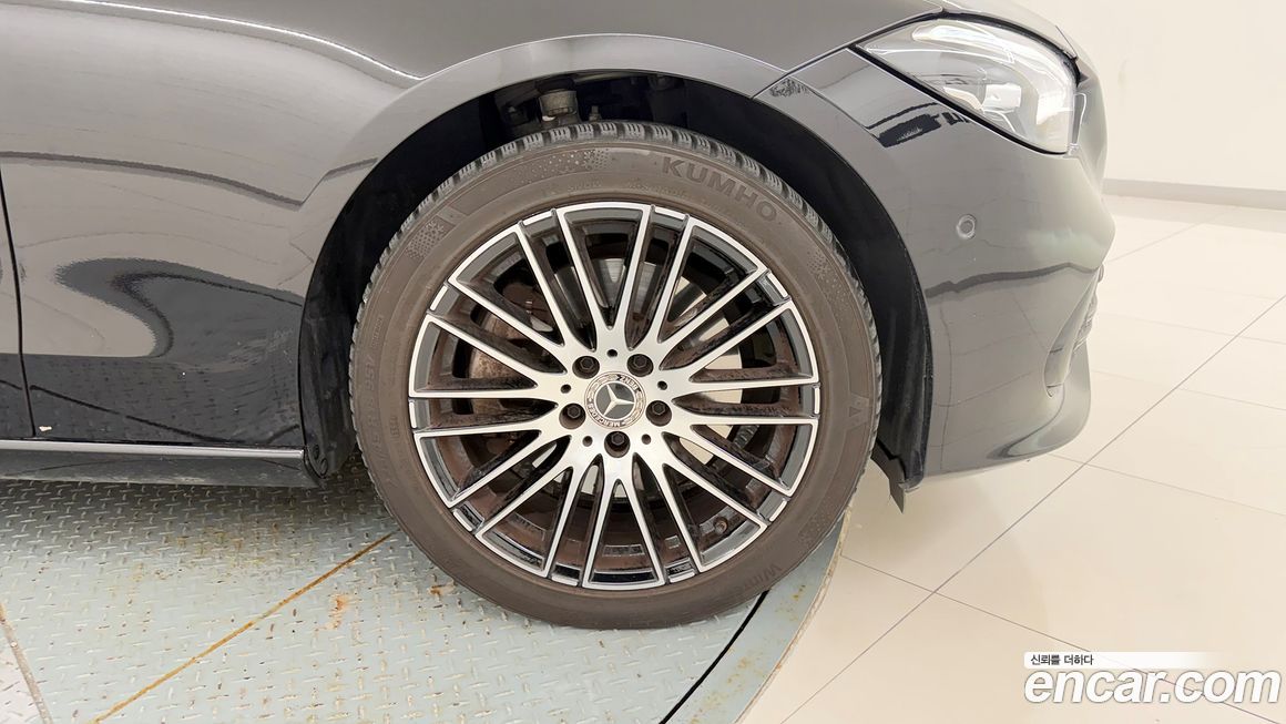 Mercedes-Benz C-Class 2023