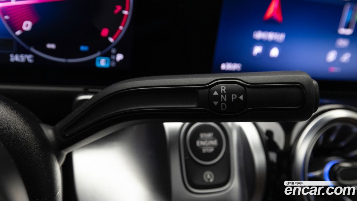 Mercedes-Benz GLB-Class 2025