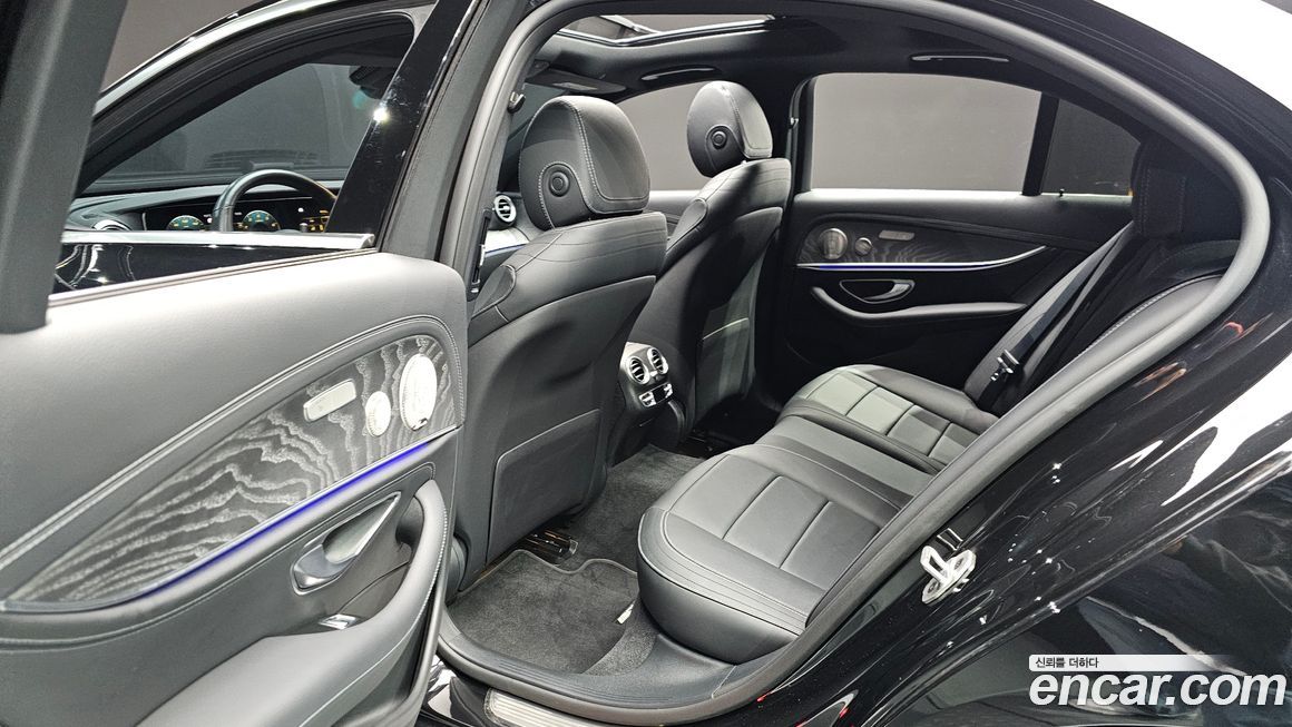 Mercedes-Benz E-Class 2021