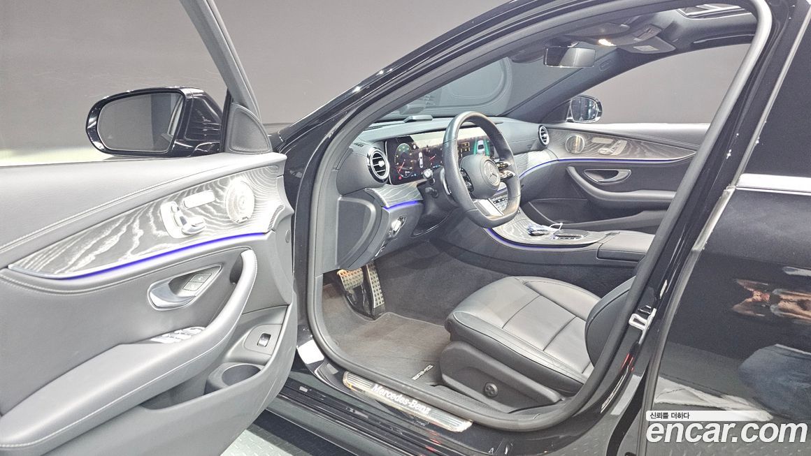 Mercedes-Benz E-Class 2021