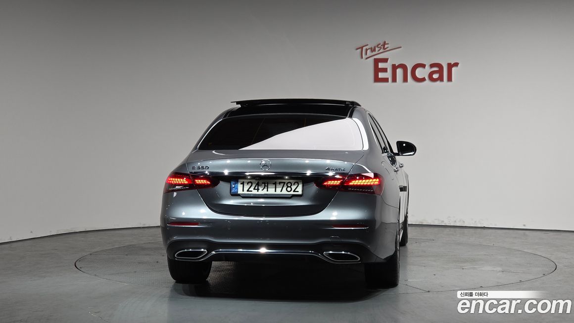 Mercedes-Benz E-Class 2021