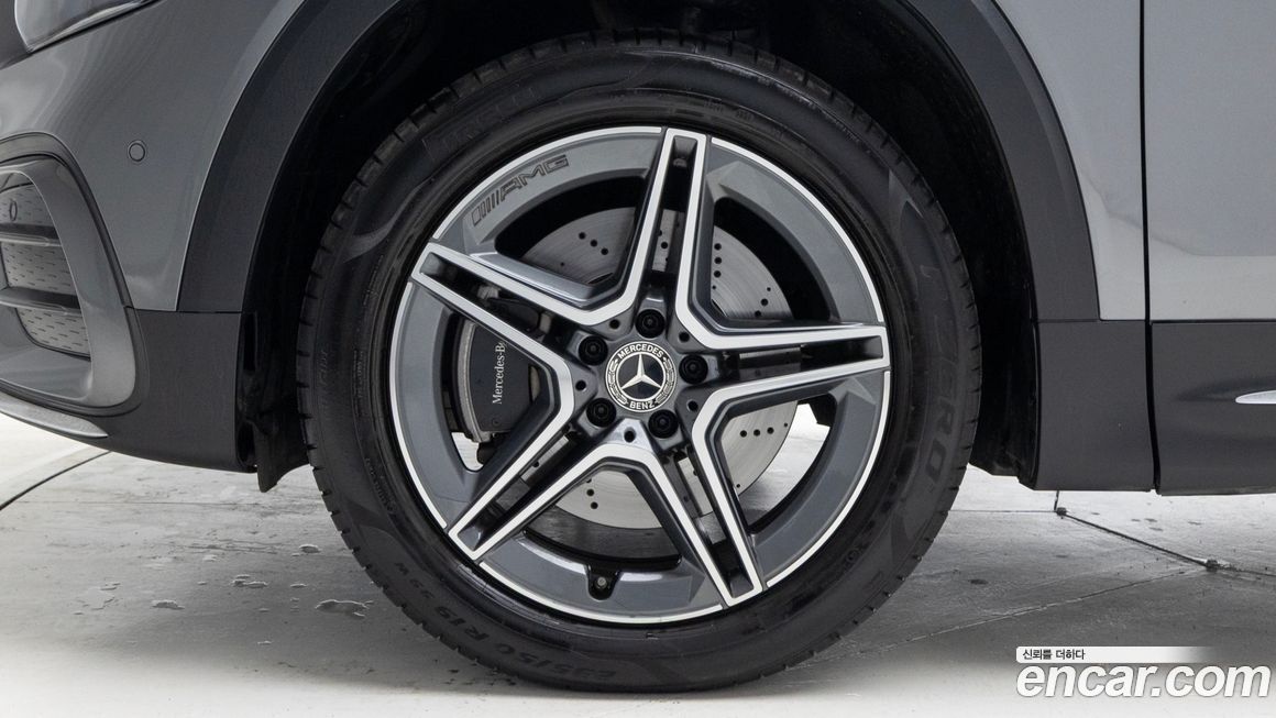 Mercedes-Benz GLB-Class 2025