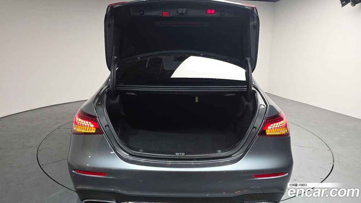 Mercedes-Benz E-Class 2021