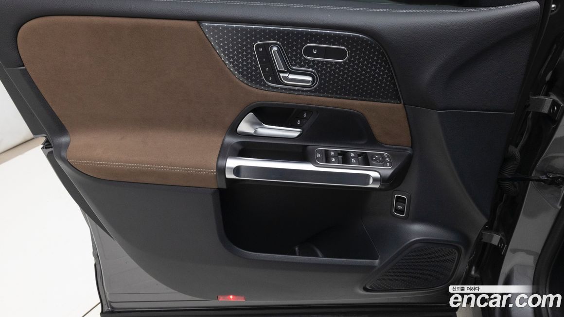 Mercedes-Benz GLB-Class 2025