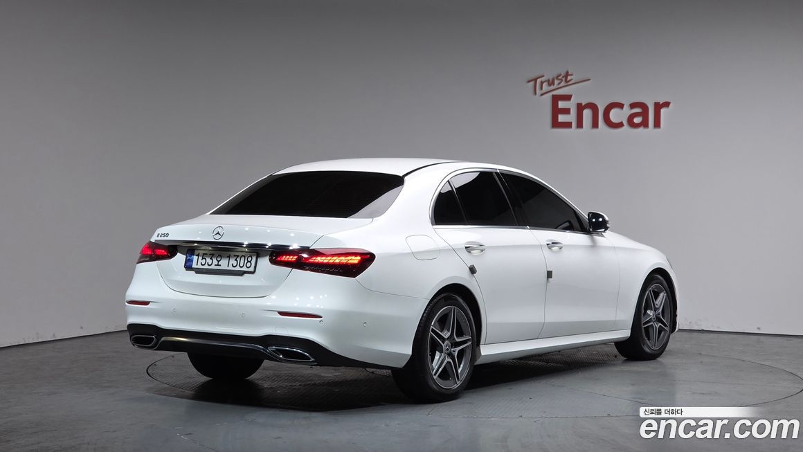 Mercedes-Benz E-Class 2023