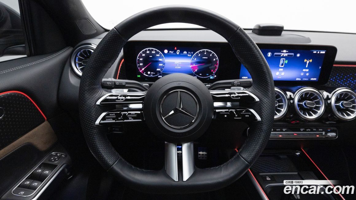 Mercedes-Benz GLB-Class 2025