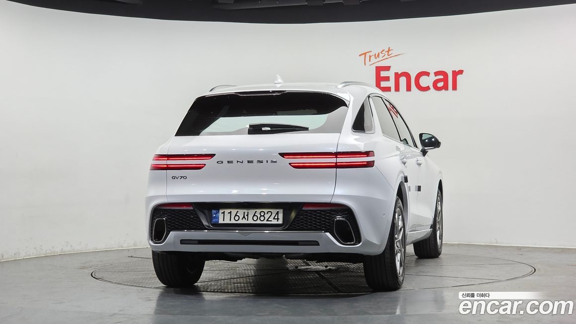 Genesis GV70 2024