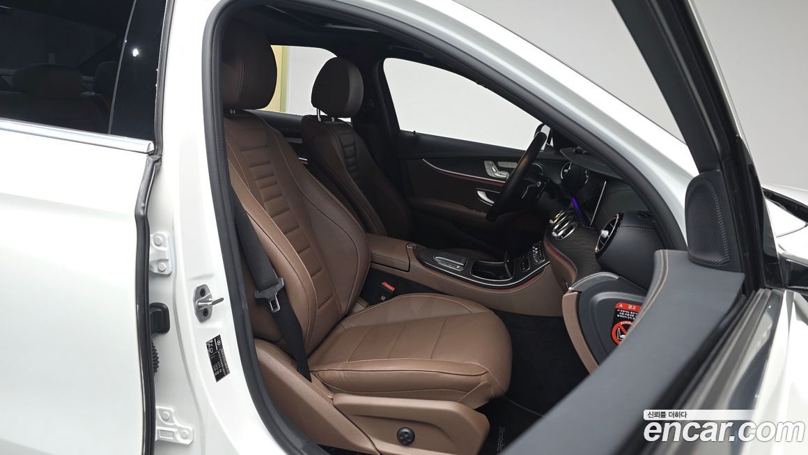 Mercedes-Benz E-Class 2023