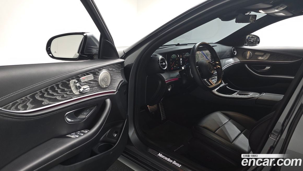 Mercedes-Benz E-Class 2021