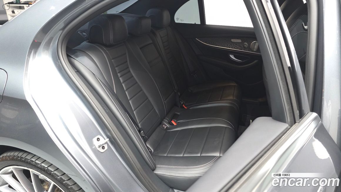 Mercedes-Benz E-Class 2021