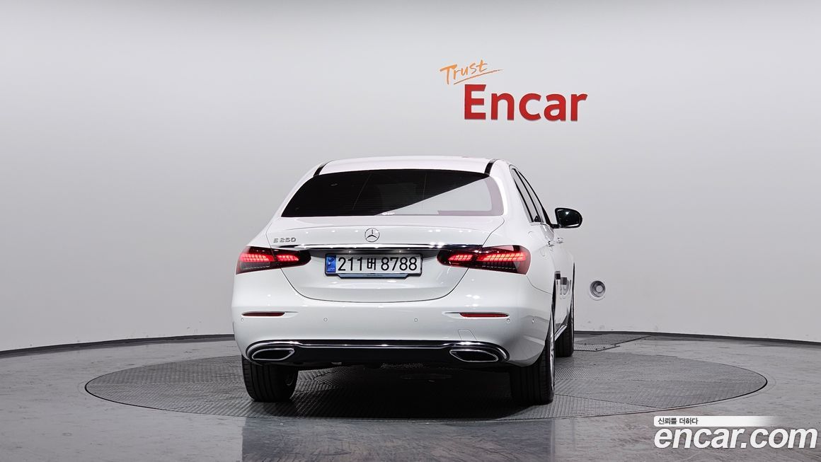 Mercedes-Benz E-Class 2023