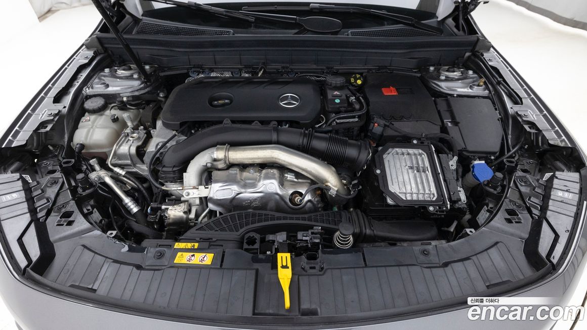 Mercedes-Benz GLB-Class 2025