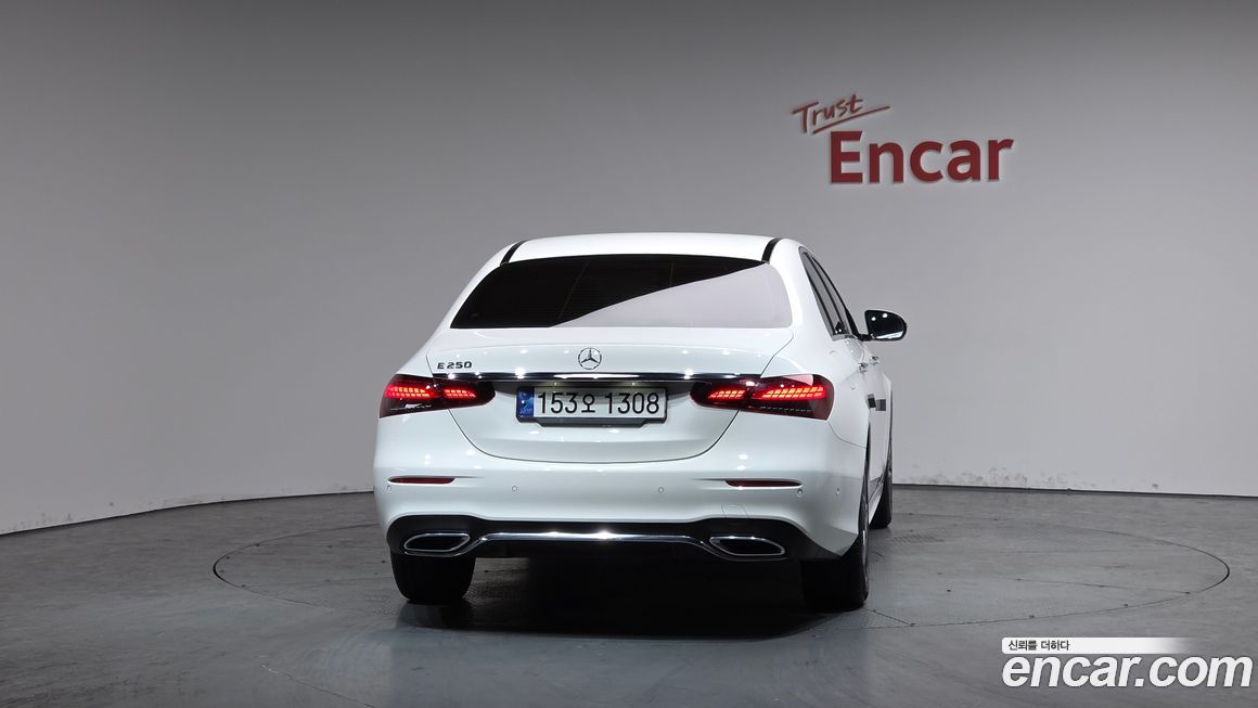 Mercedes-Benz E-Class 2023